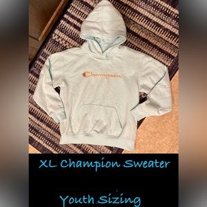 This is a light blue Youth XL hoodie sweatshirt and is in great condition:)